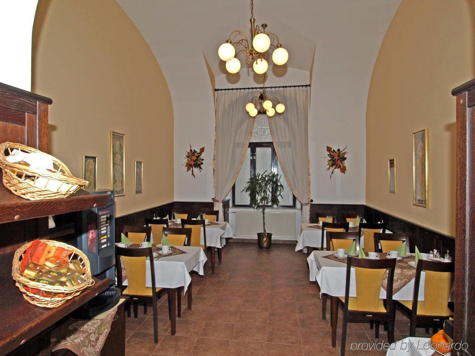 โรงแรมเปเตรอ ปราก ร้านอาหาร รูปภาพ